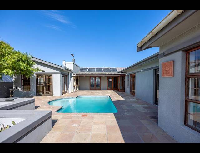 5 BEDROOM HOUSE FOR SALE IN BLOUBERGRANT